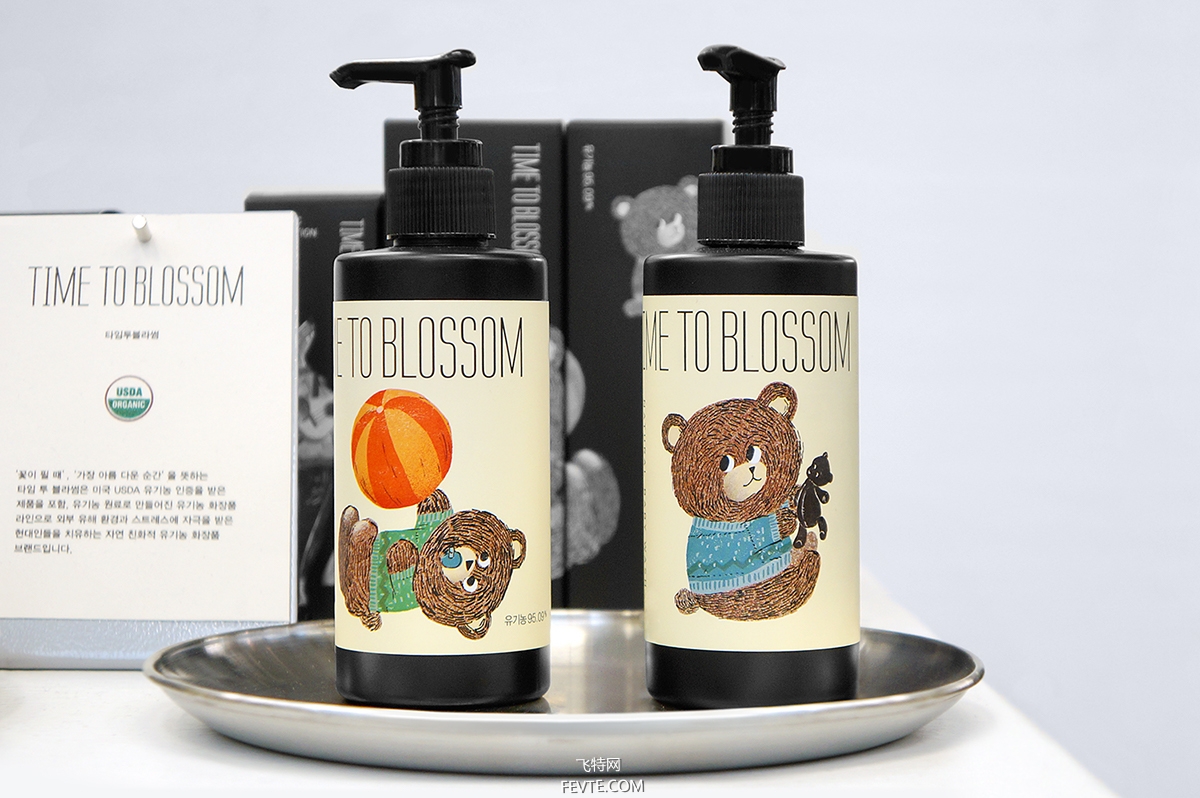 亞克力化妝品瓶子生產(chǎn)廠家告訴你，聚酯塑料PET瓶的開發(fā)與應(yīng)用