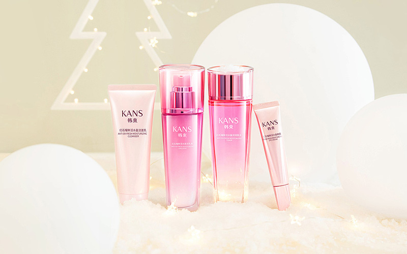 國(guó)貨美妝的“梳妝臺(tái)戰(zhàn)爭(zhēng)”：光榮之路，道阻且長(zhǎng)