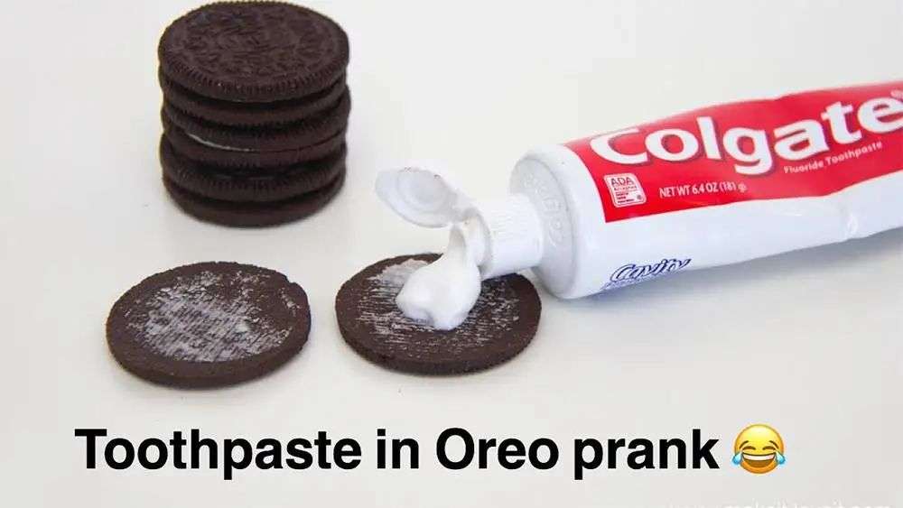 再也不用「擠牙膏」，高露潔換上的「潤滑劑」包裝，讓牙膏從此一滴不剩